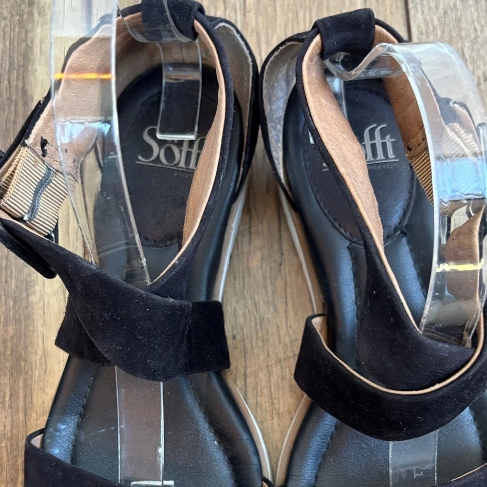 Sofft Reston Leather Black Crisscross Strappy Sandals sz 8